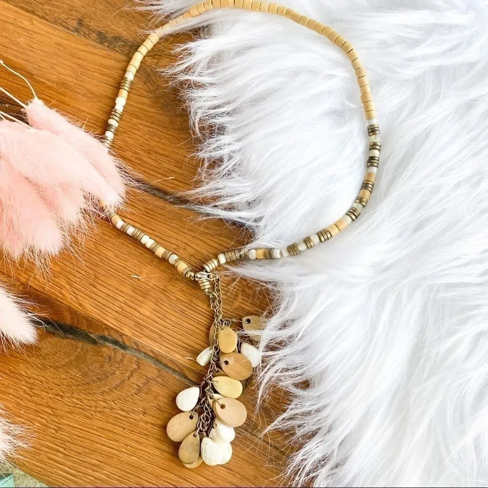 Vintage 1970s wood & shell beaded necklace